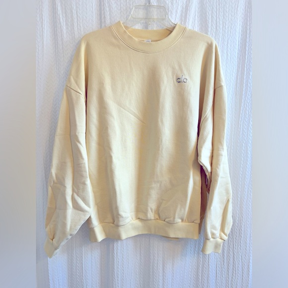 ⭐️ NWOT - Alo Yoga, Accolade Crew Neck Sweatshirt - Picture 3 of 4